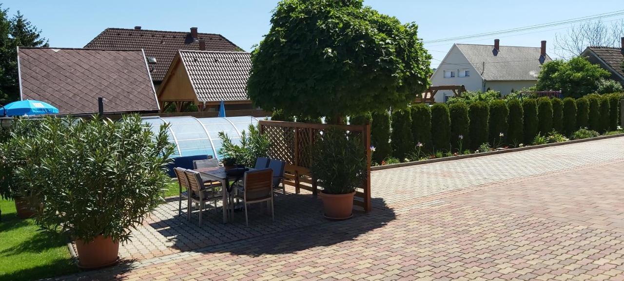 Holp Panzio Hotel Balatonfoldvar Luaran gambar