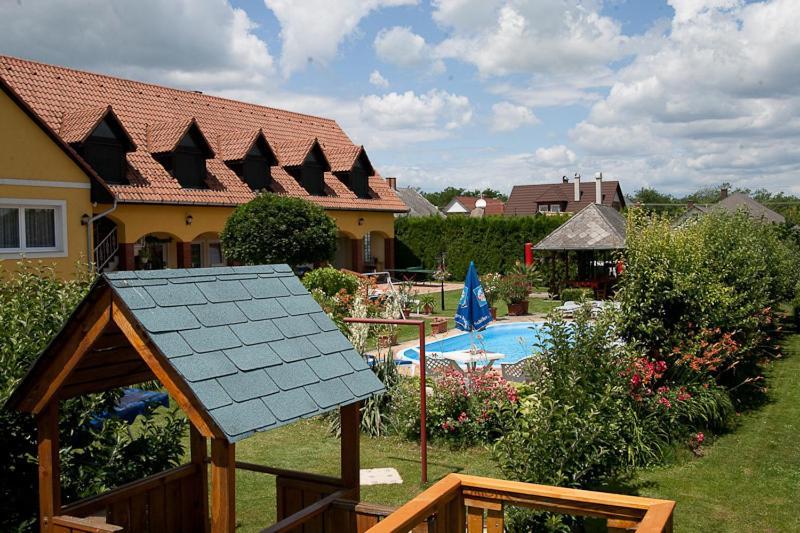 Holp Panzio Hotel Balatonfoldvar Luaran gambar