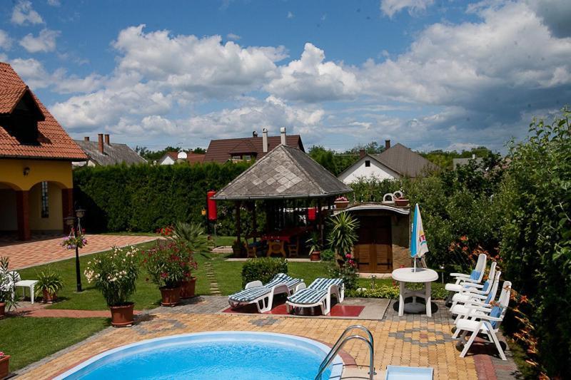 Holp Panzio Hotel Balatonfoldvar Luaran gambar