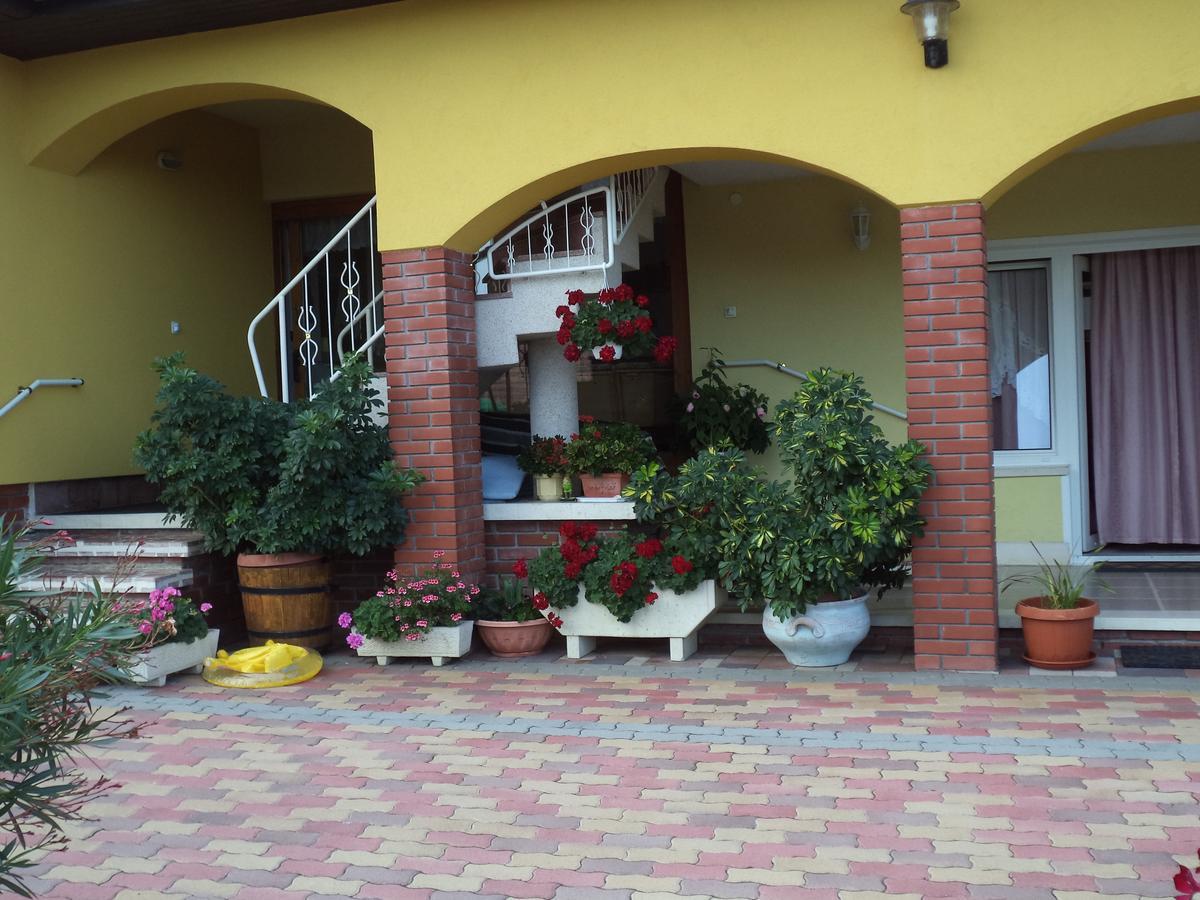 Holp Panzio Hotel Balatonfoldvar Luaran gambar