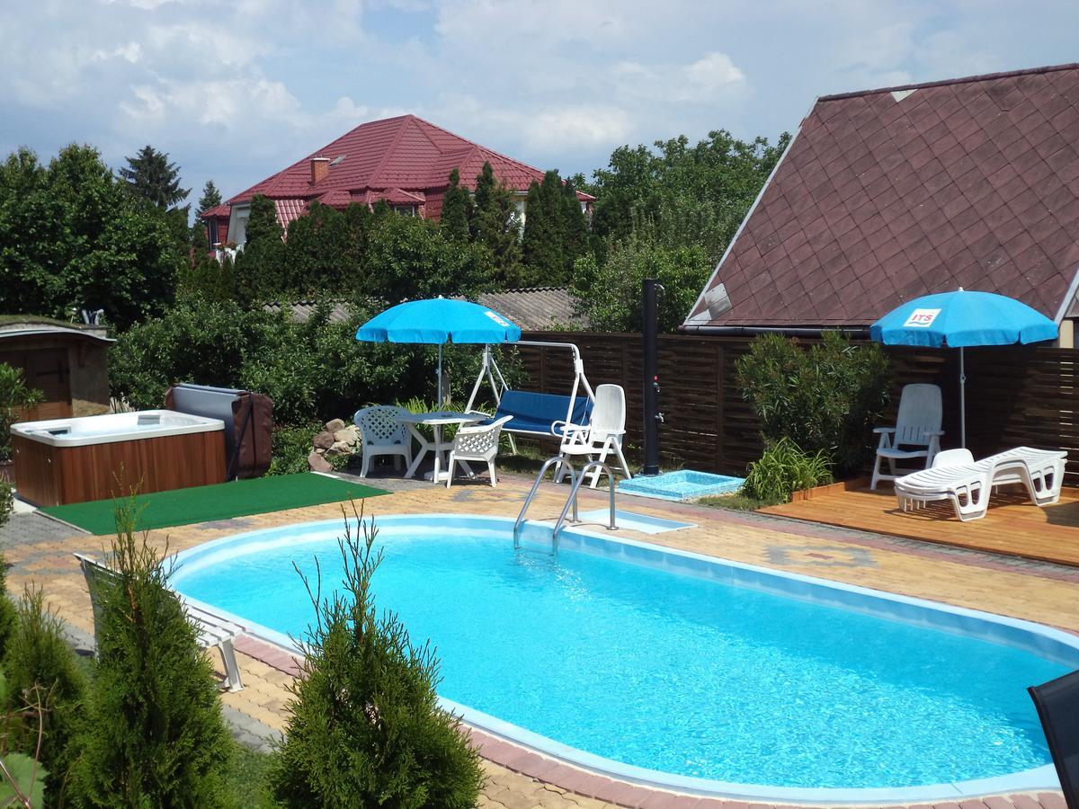 Holp Panzio Hotel Balatonfoldvar Luaran gambar